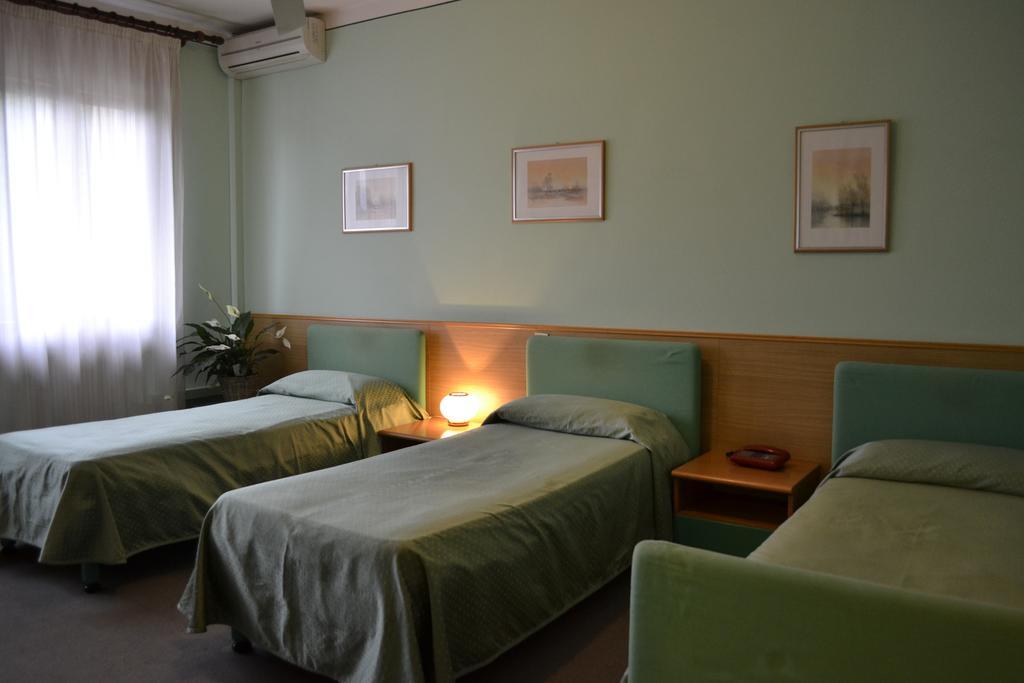 Hotel Ezzelino San Zenone ภายนอก รูปภาพ
