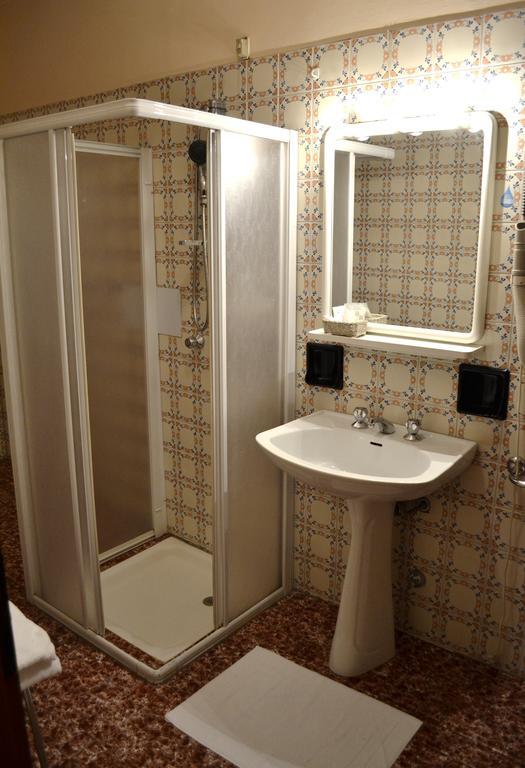 Hotel Ezzelino San Zenone ภายนอก รูปภาพ