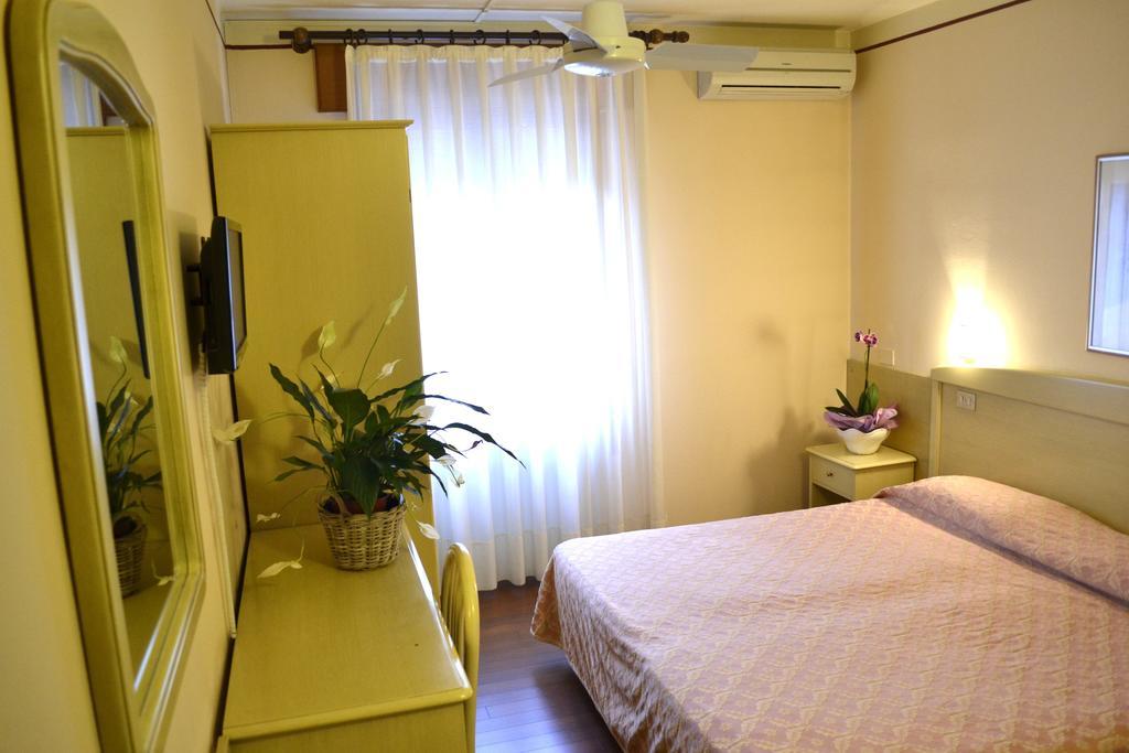 Hotel Ezzelino San Zenone ภายนอก รูปภาพ