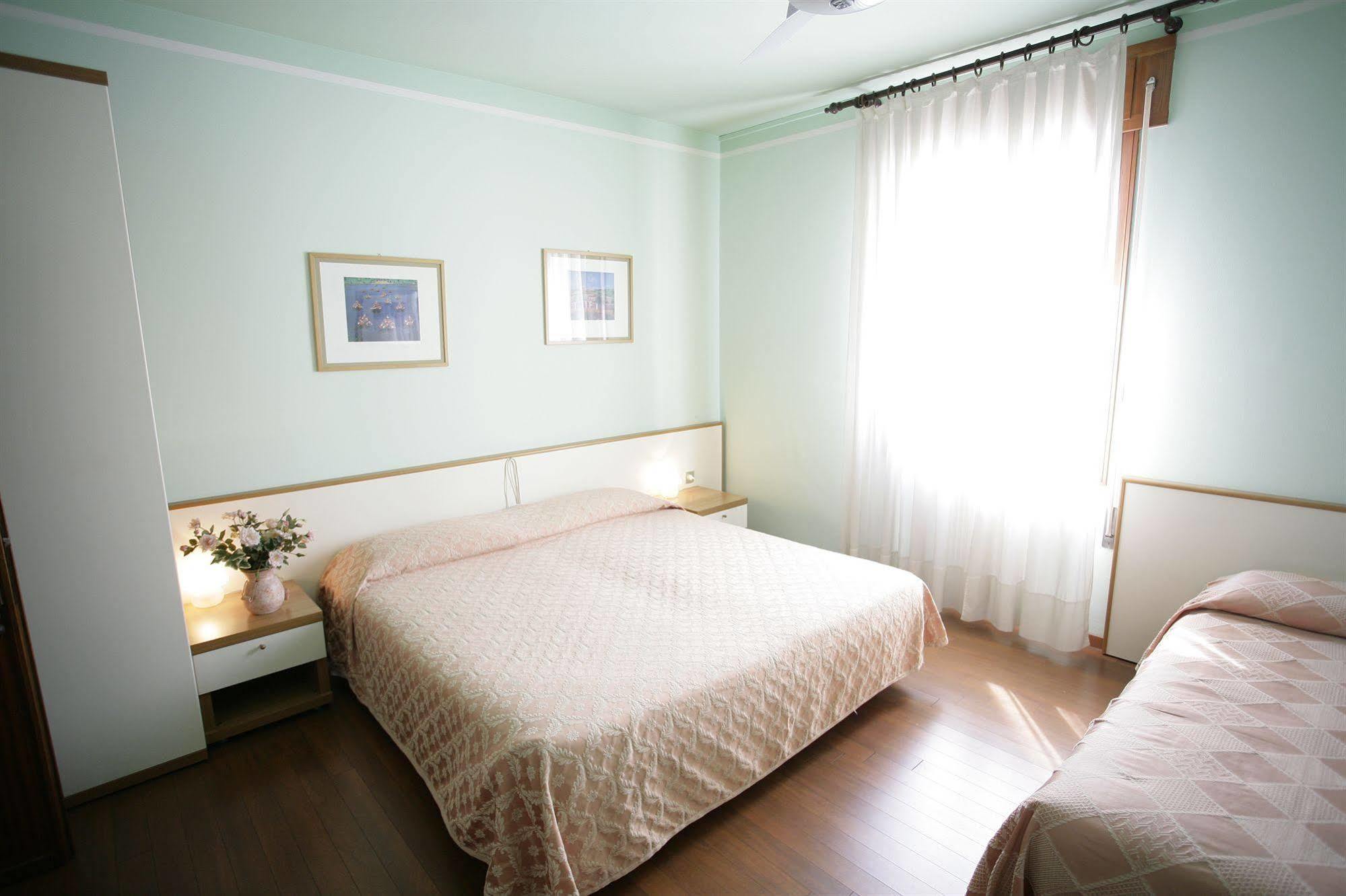 Hotel Ezzelino San Zenone ภายนอก รูปภาพ