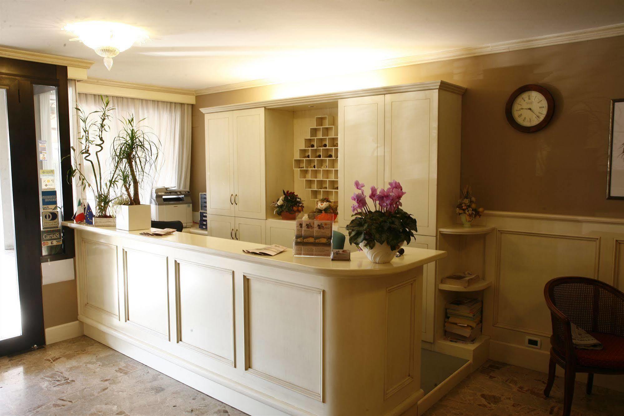 Hotel Ezzelino San Zenone ภายนอก รูปภาพ