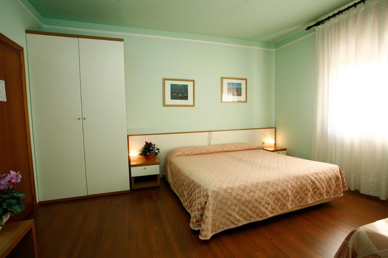 Hotel Ezzelino San Zenone ภายนอก รูปภาพ